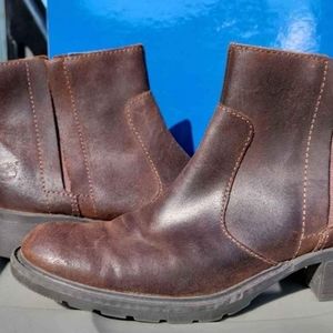 Timberland Boots Women's size 8.5 brown